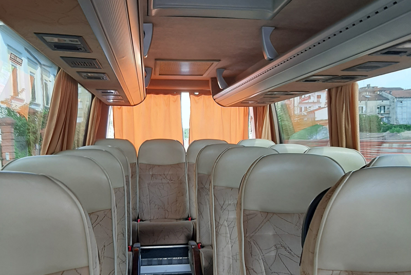 Mercedes Benz Capri - Noleggio Autobus Catania, R. Pappalardo